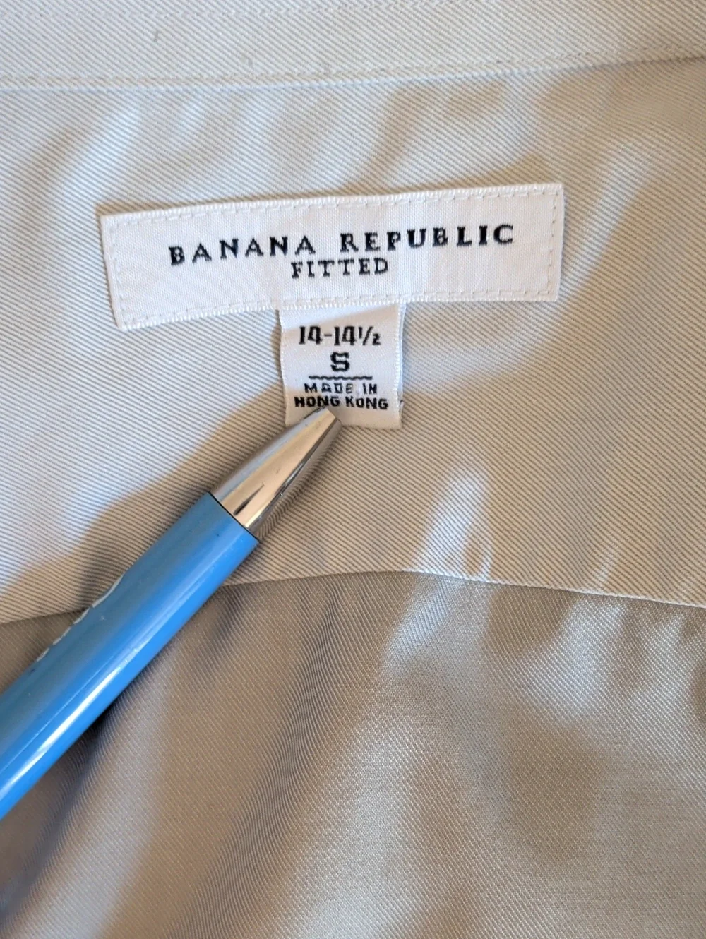 Banana Republic Men’s Shirt in Putty Grey Woven In Italy
